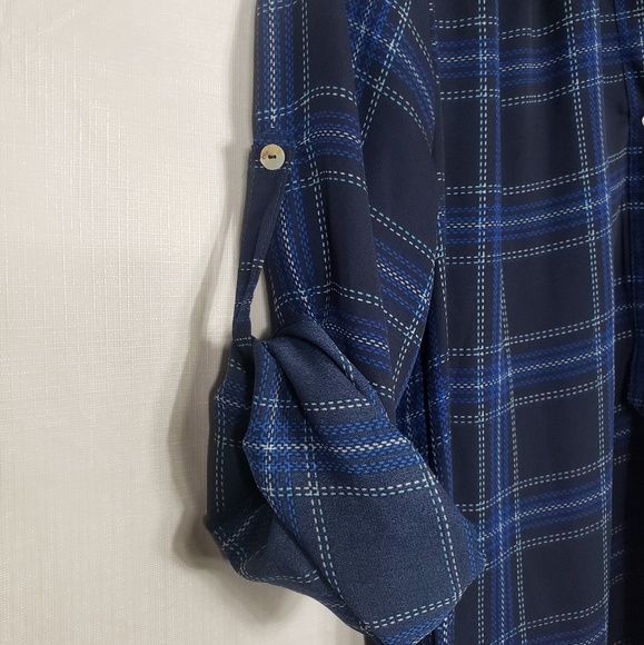 Romeo And Juliet Couture Plaid 3/4 Button Down Top - Picture 3 of 7